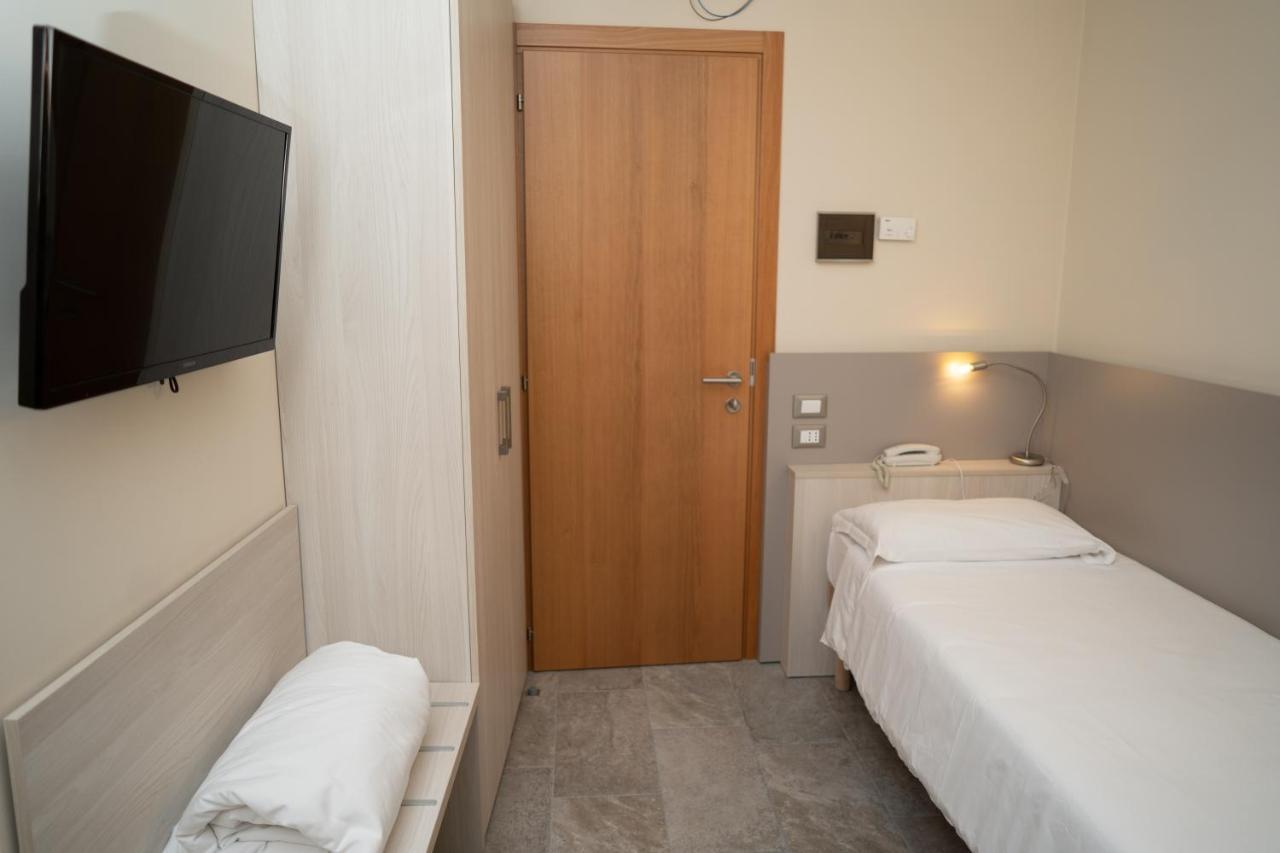Hotel Europa Доссобуоно Экстерьер фото