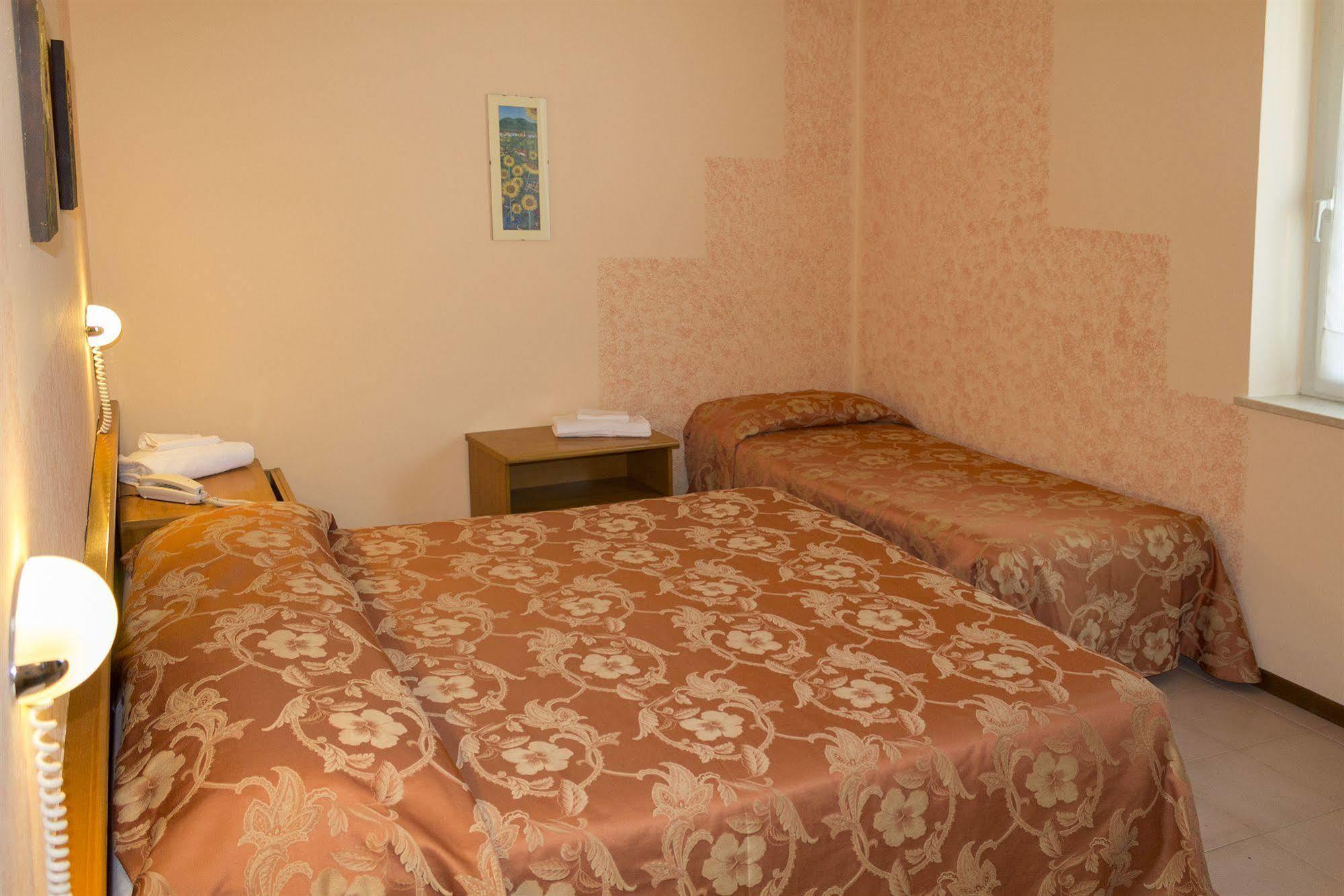 Hotel Europa Доссобуоно Экстерьер фото